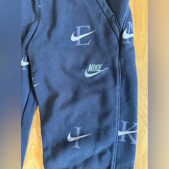 Nike All-Over Print Club Fleece Joggers 'Blue' Boys M - Picture 4 of 8